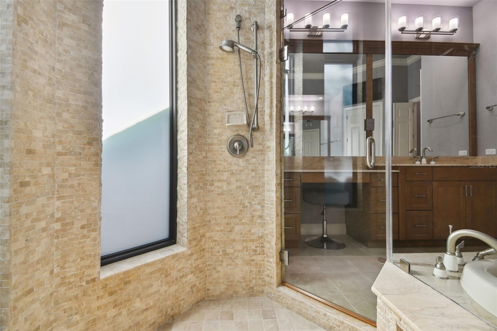 RIVERDALE - Residential