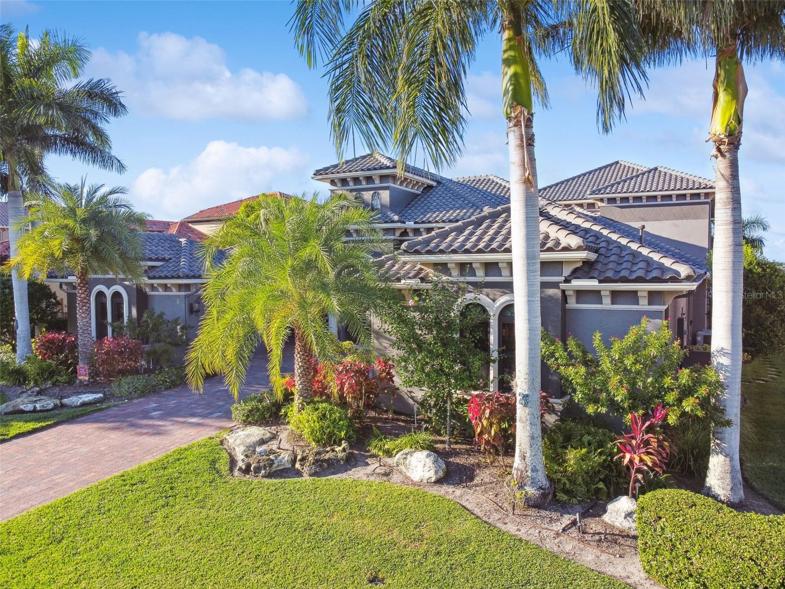 RIVERDALE - Residential