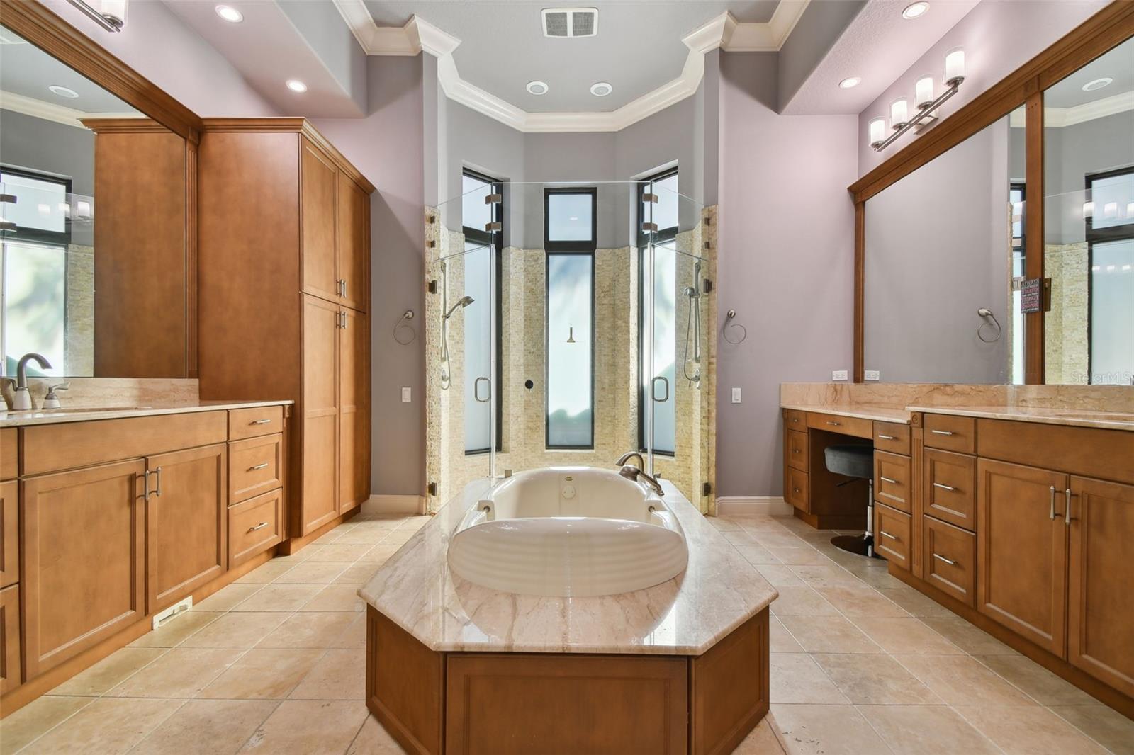 RIVERDALE - Residential