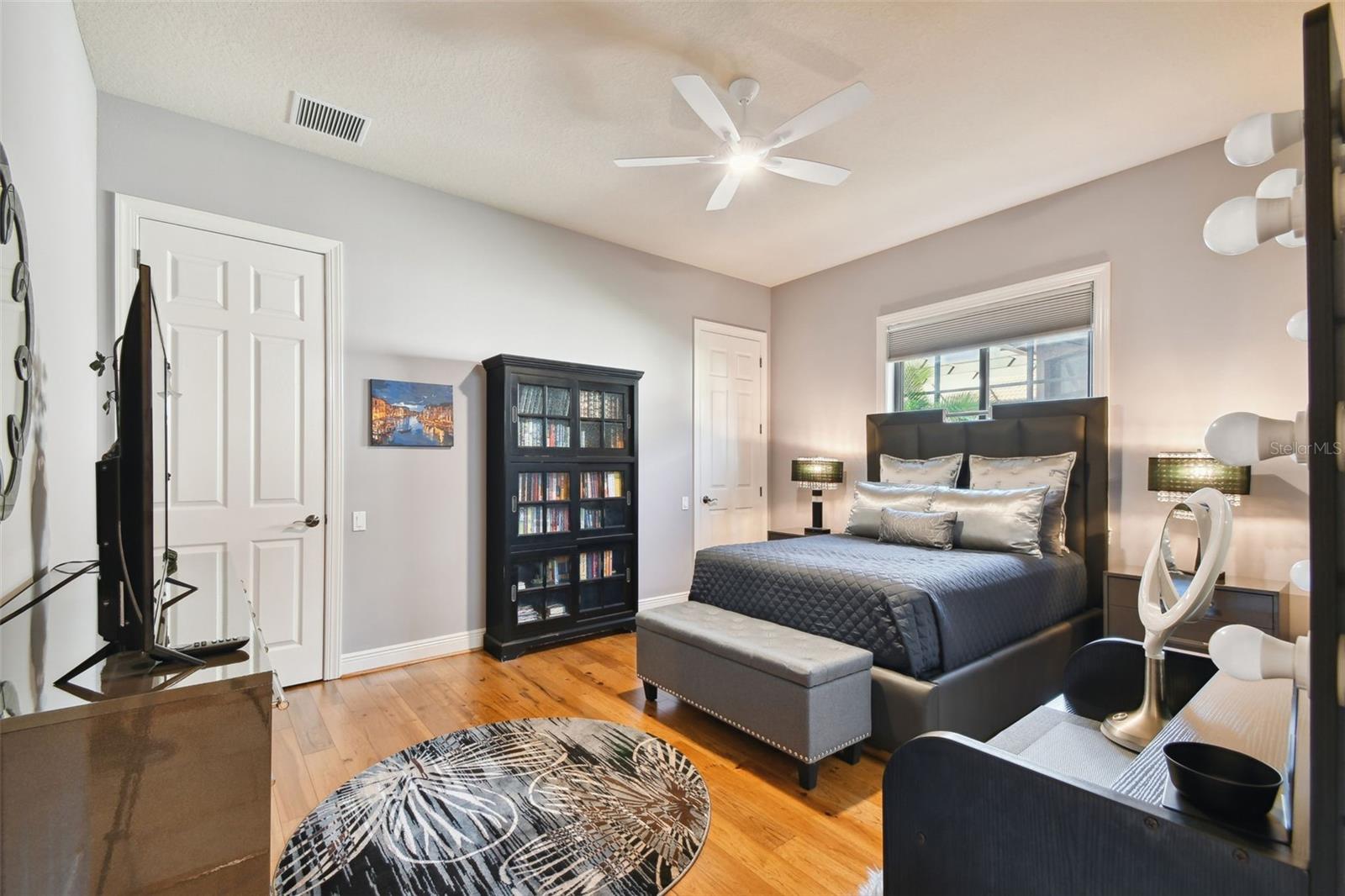 RIVERDALE - Residential