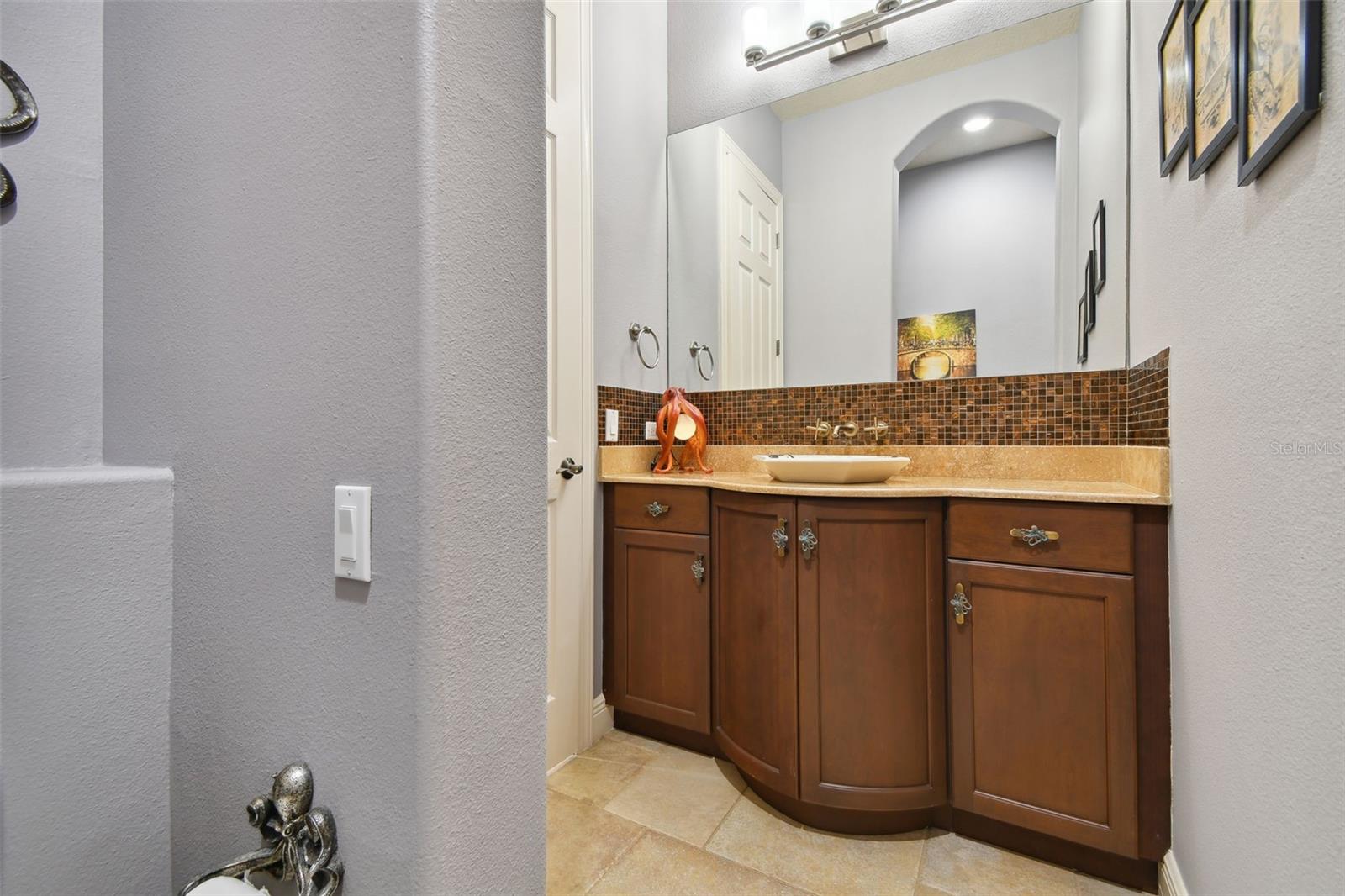 RIVERDALE - Residential