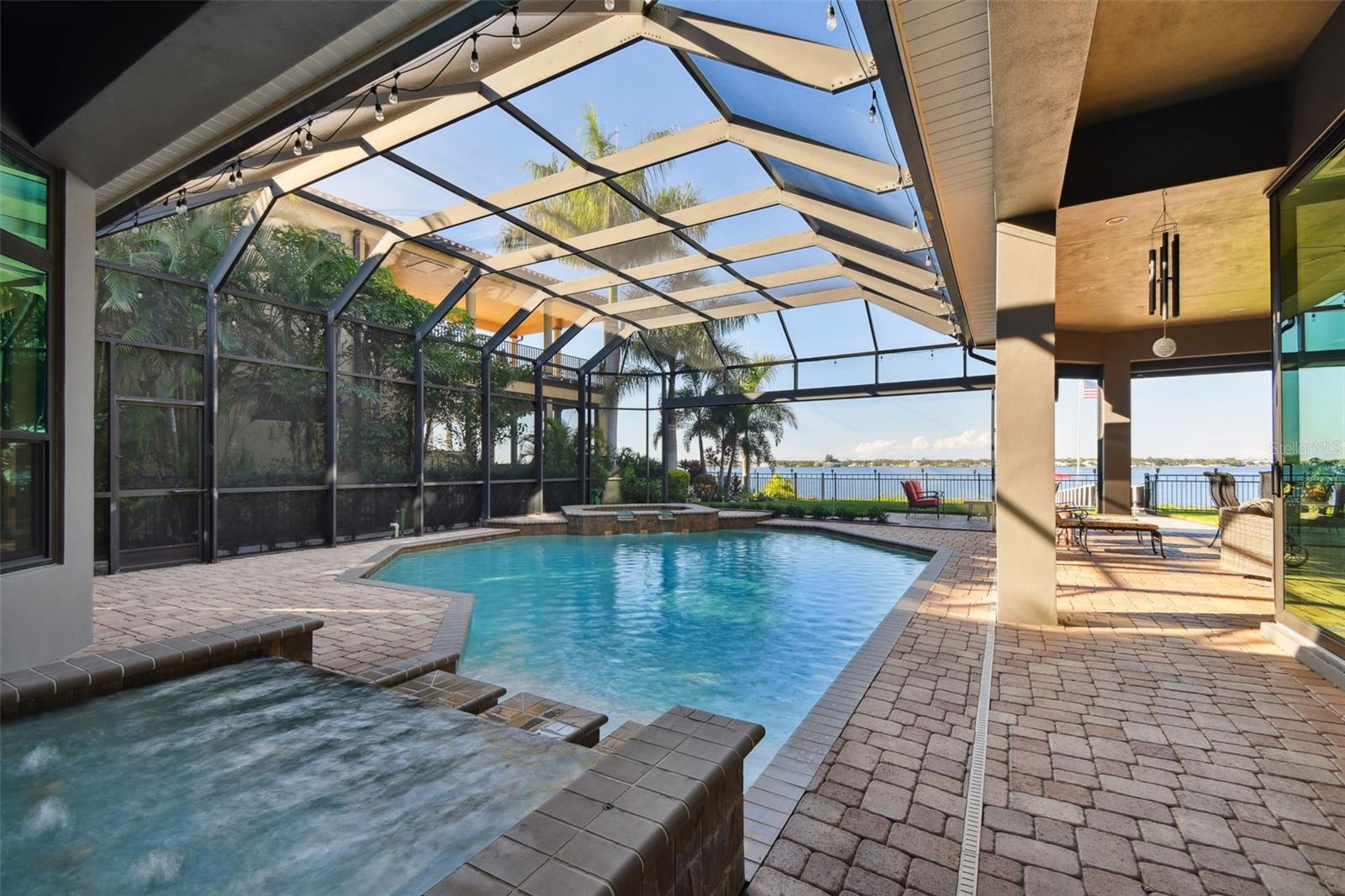 RIVERDALE - Residential