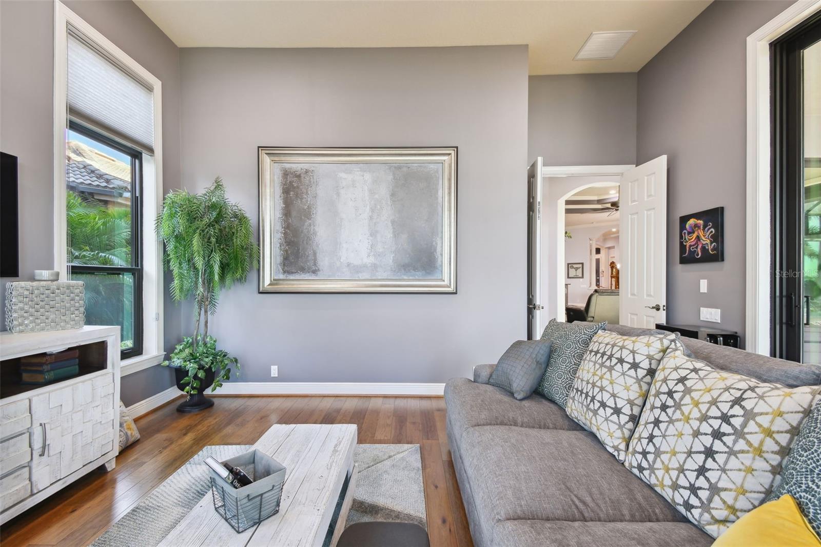 RIVERDALE - Residential