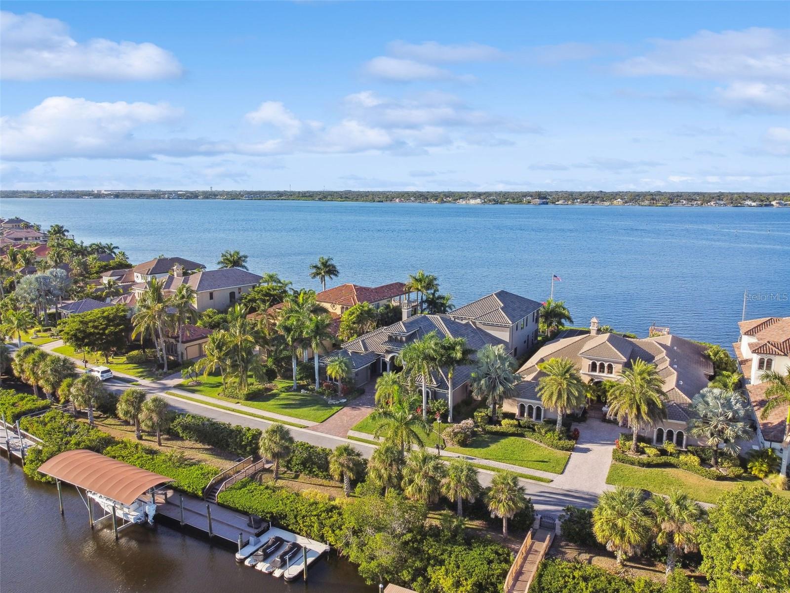 RIVERDALE - Residential