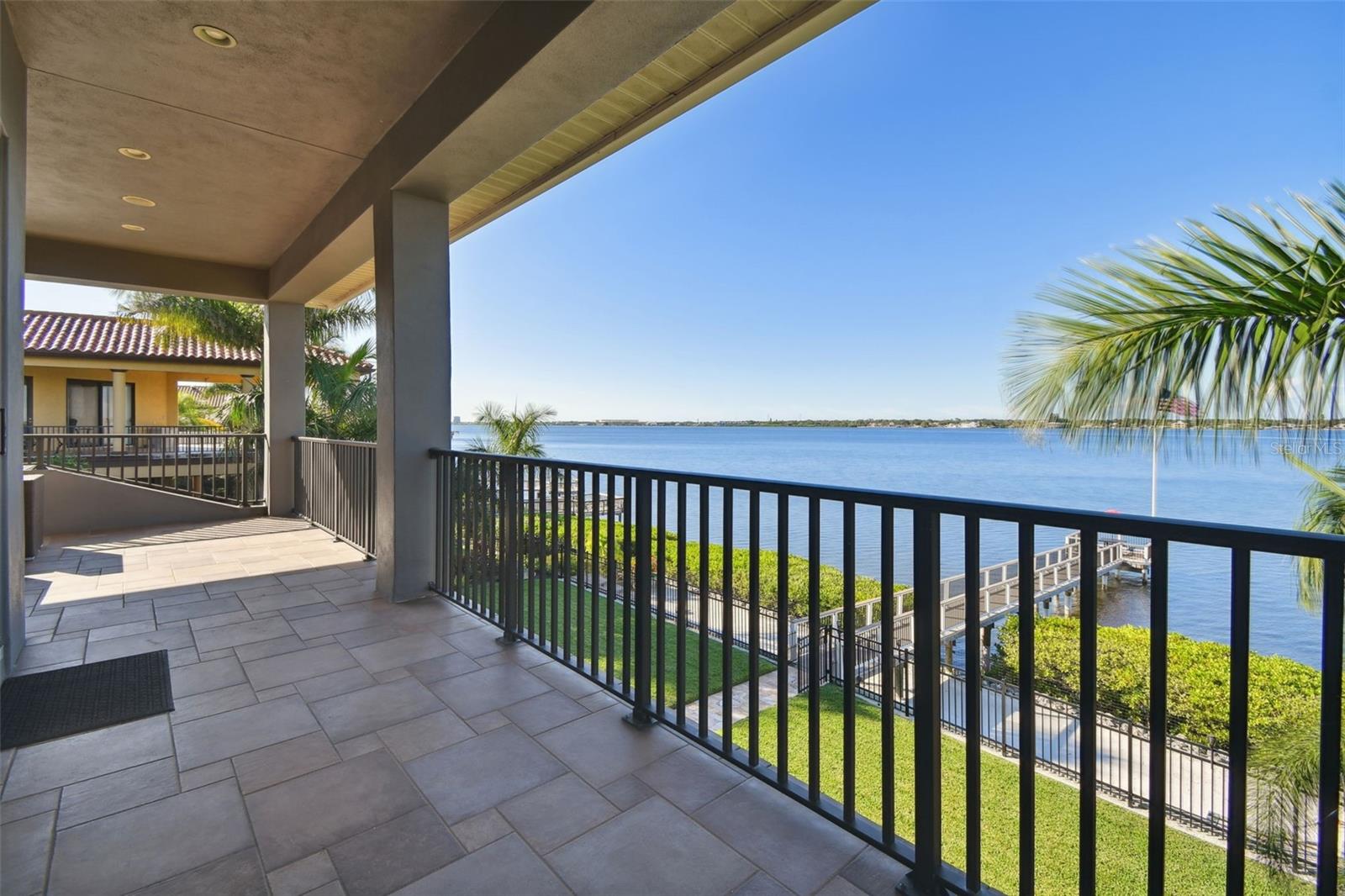 RIVERDALE - Residential