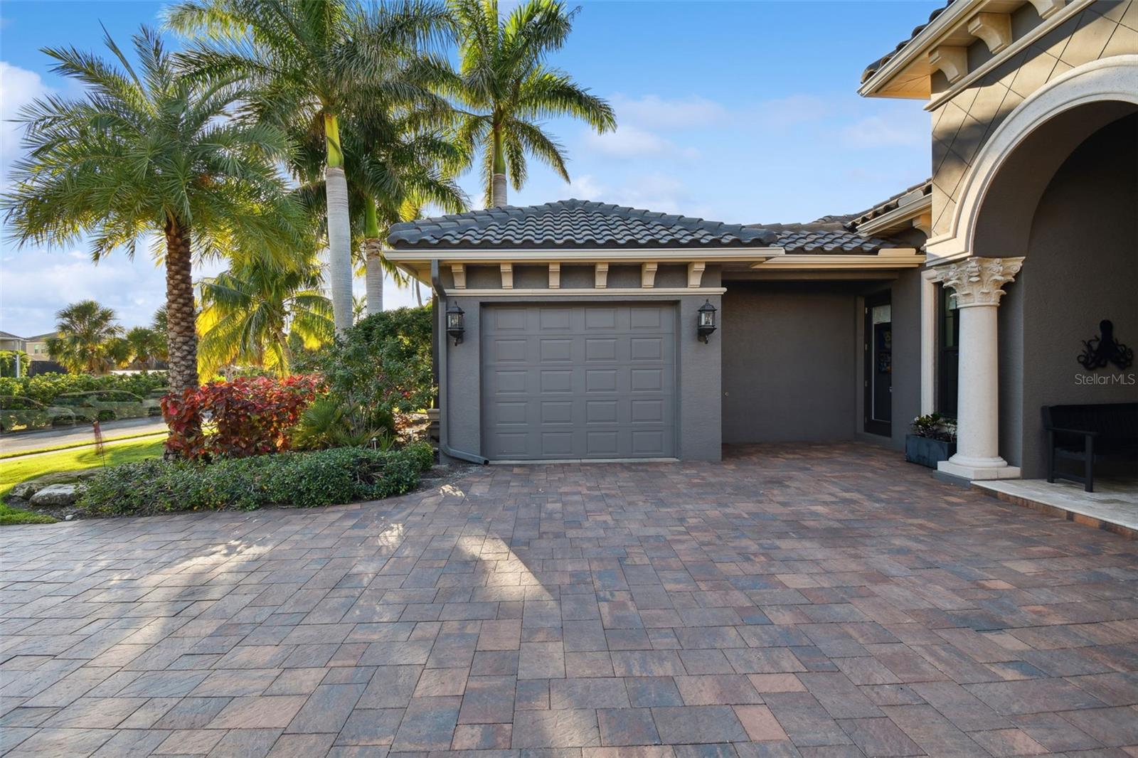 RIVERDALE - Residential