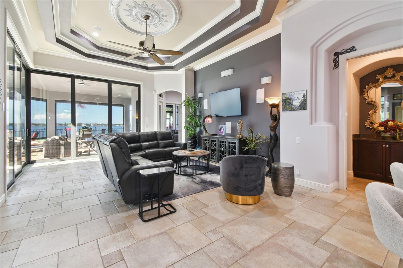 RIVERDALE - Residential