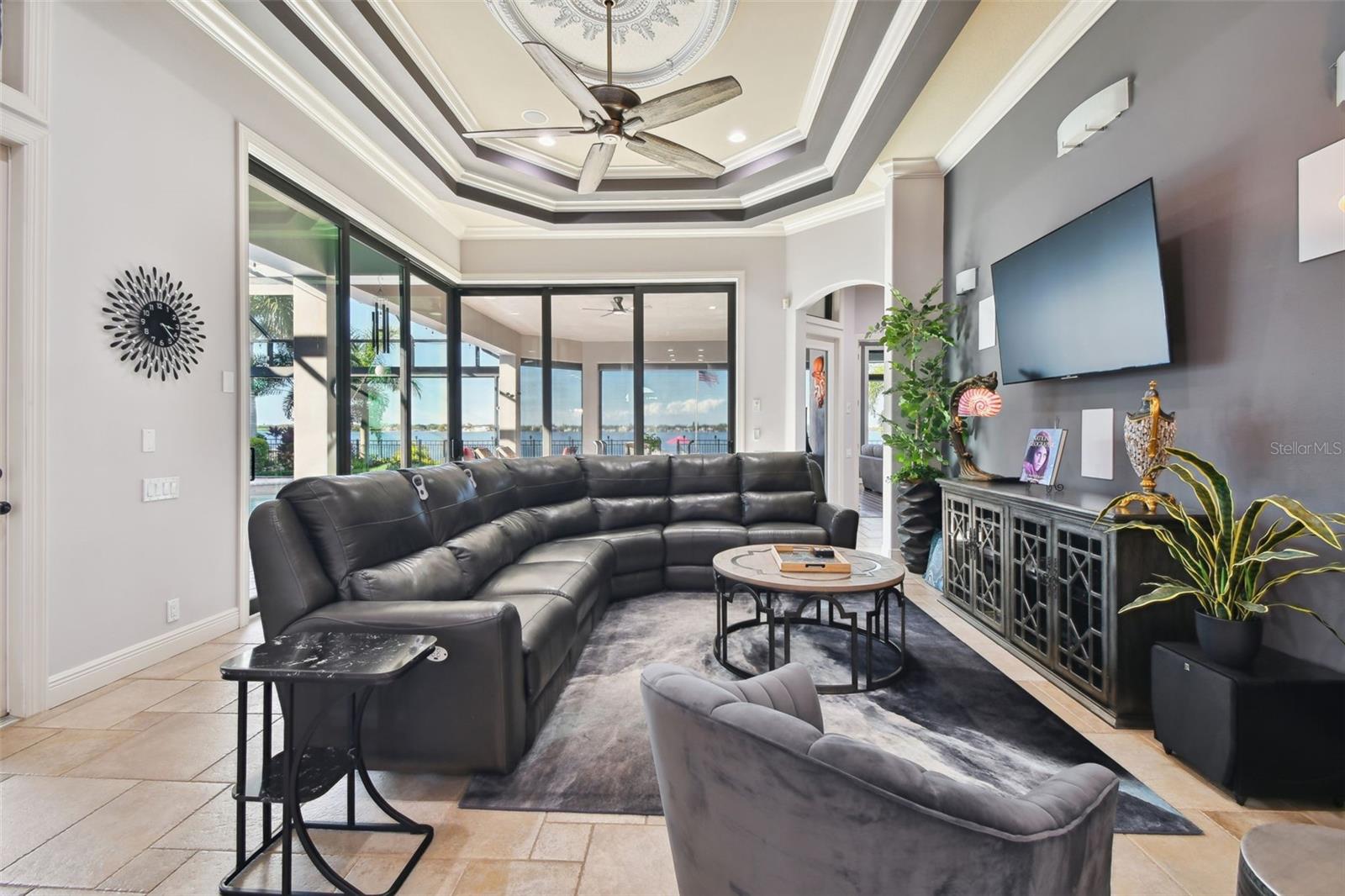 RIVERDALE - Residential