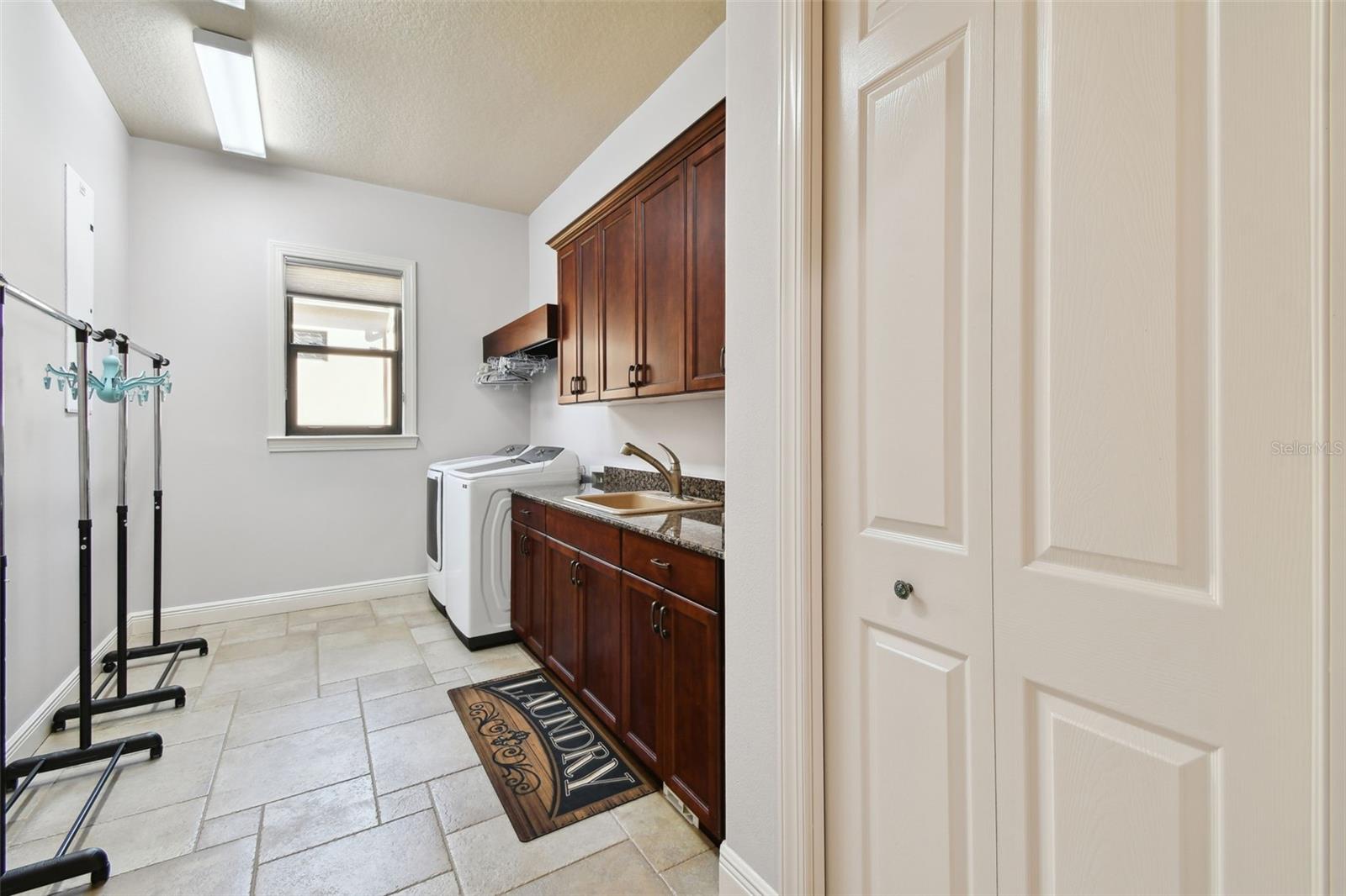 RIVERDALE - Residential