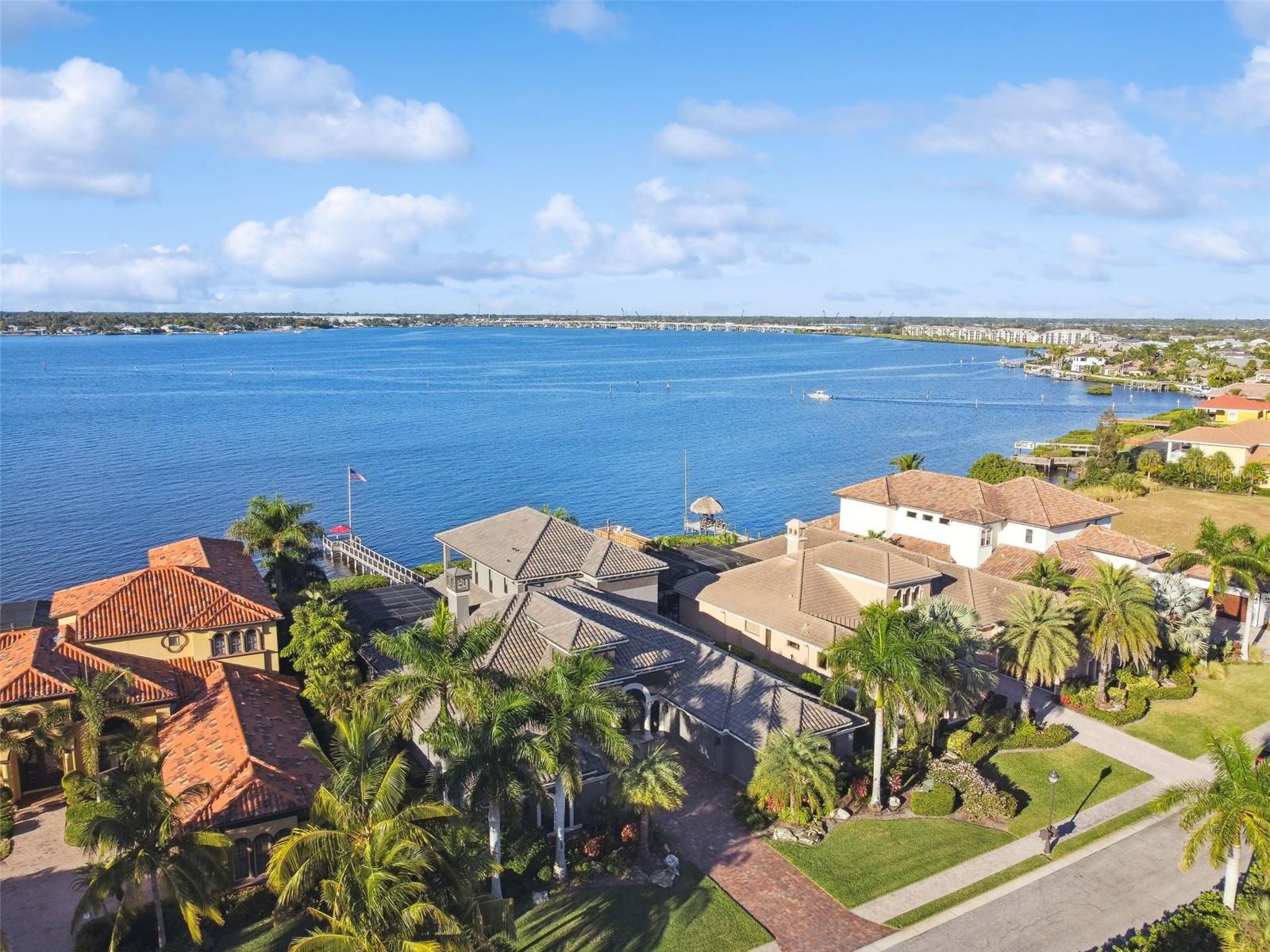 RIVERDALE - Residential