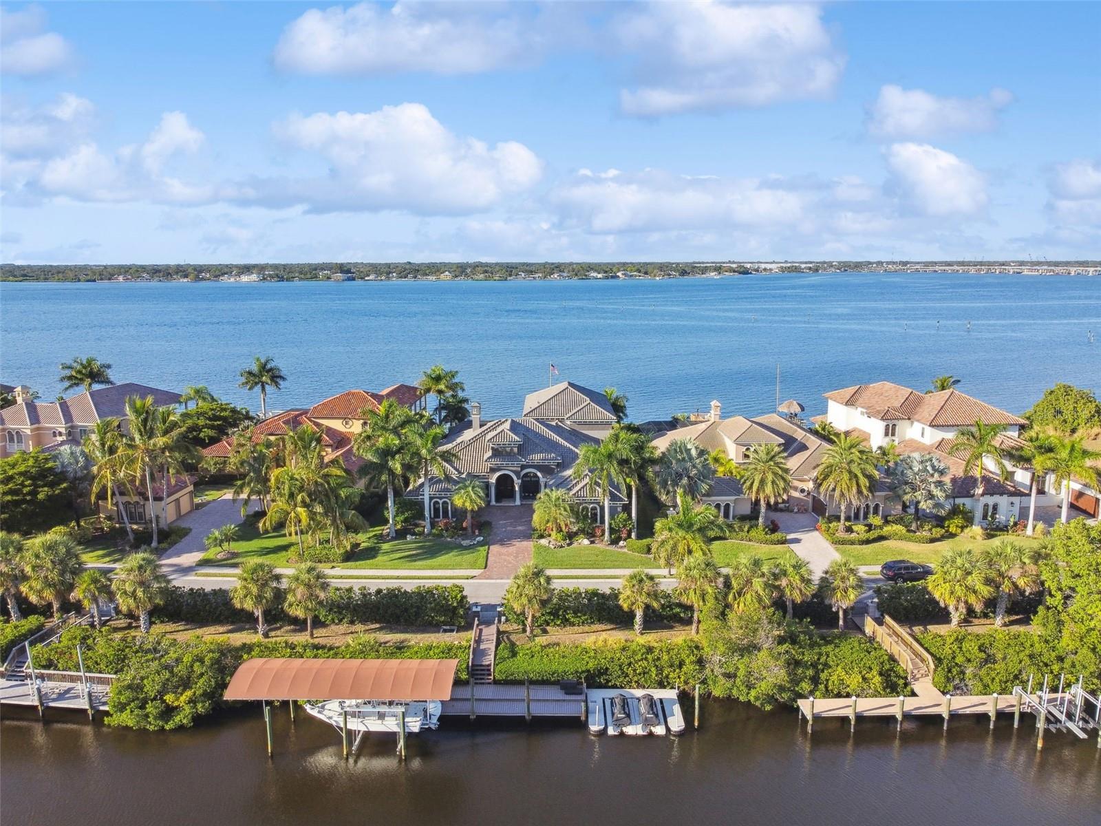 RIVERDALE - Residential