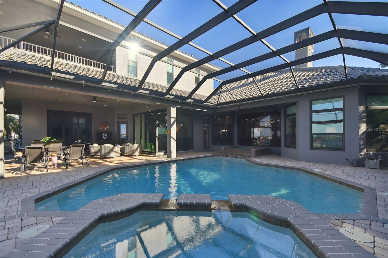 RIVERDALE - Residential