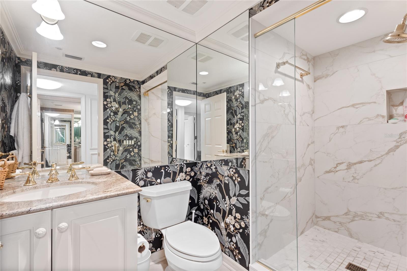 PLAYERS CLUB III - Residential