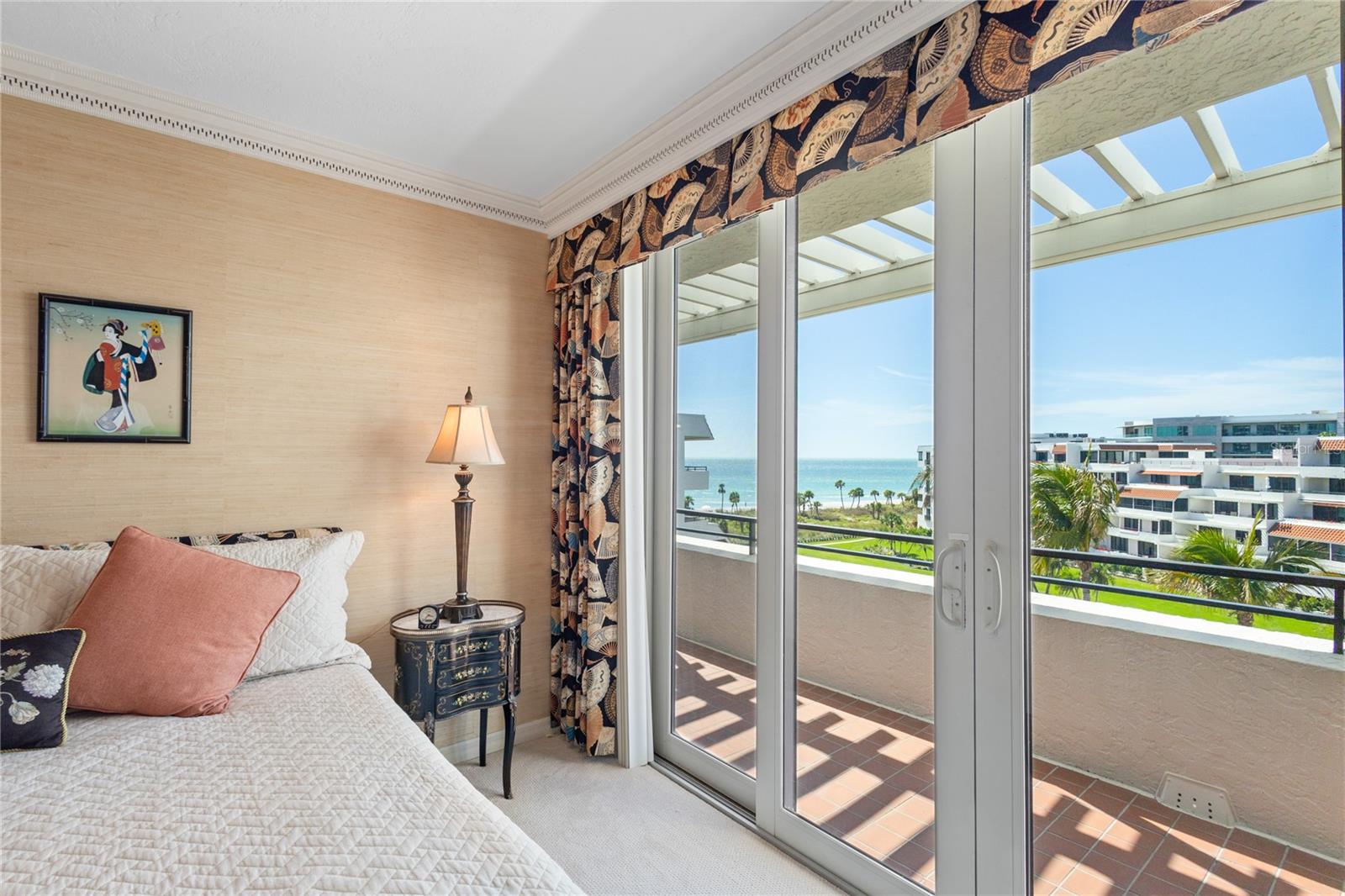 PLAYERS CLUB III - Residential