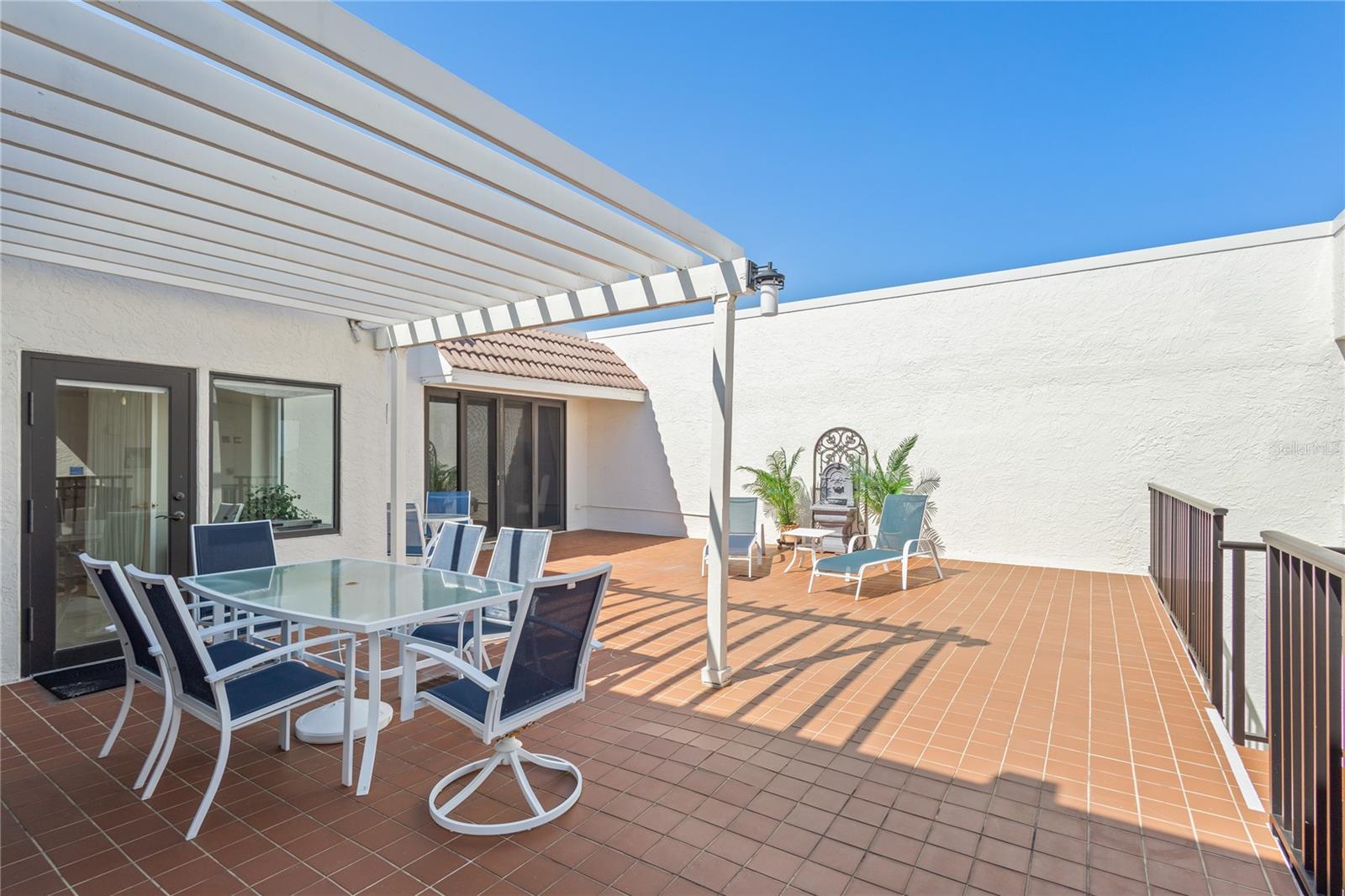 PLAYERS CLUB III - Residential