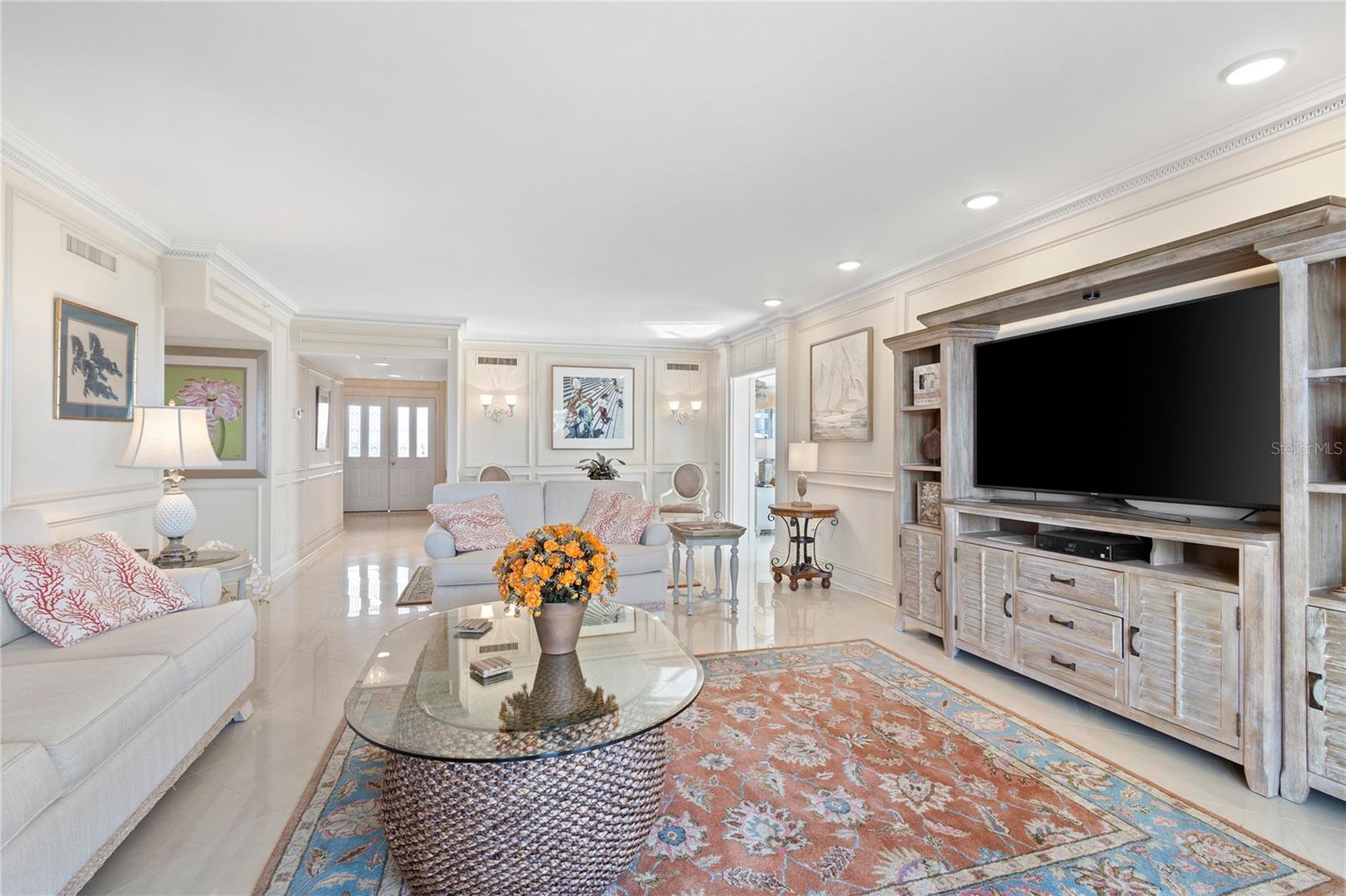 PLAYERS CLUB III - Residential