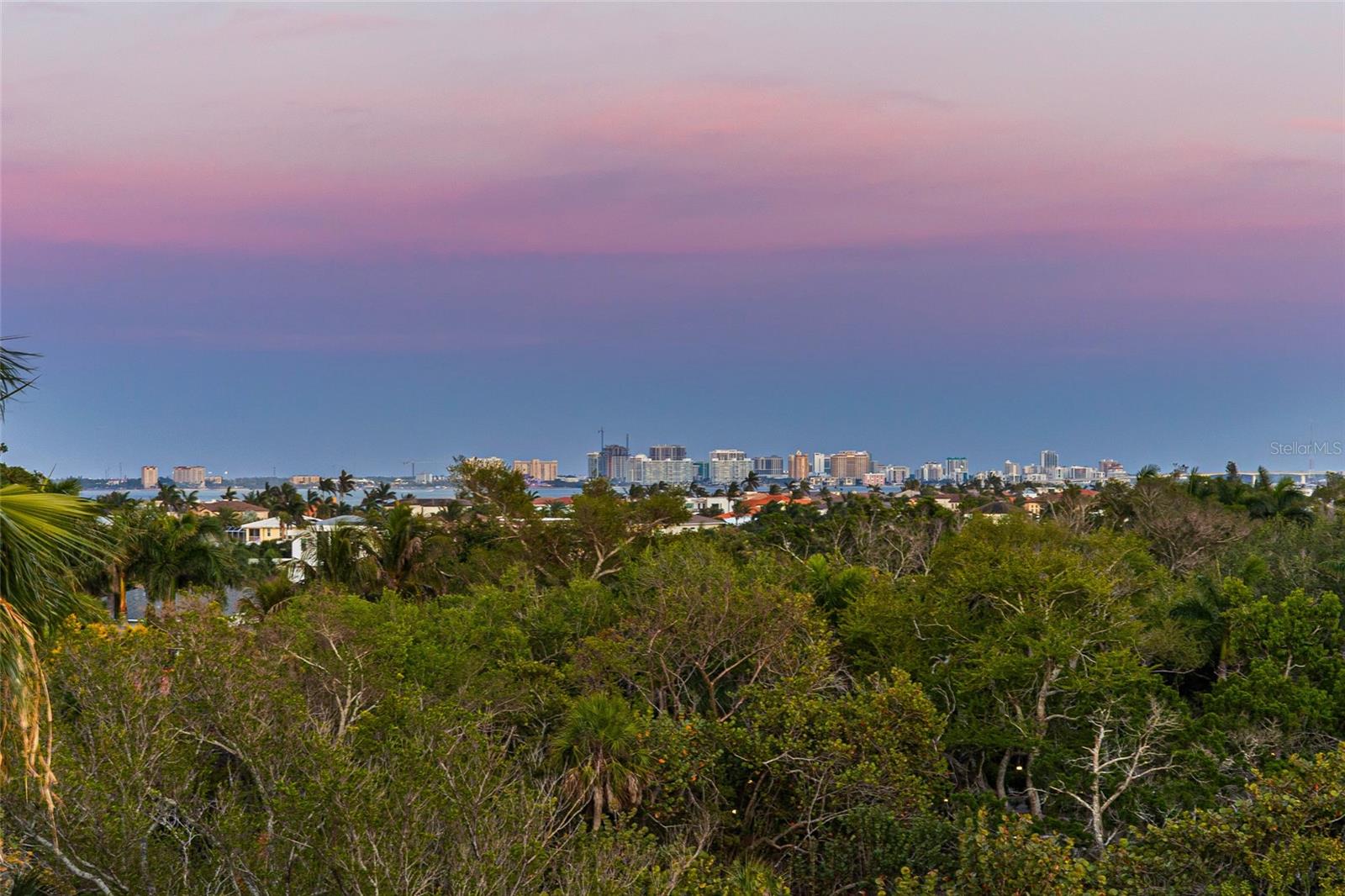 PLAYERS CLUB III - Residential