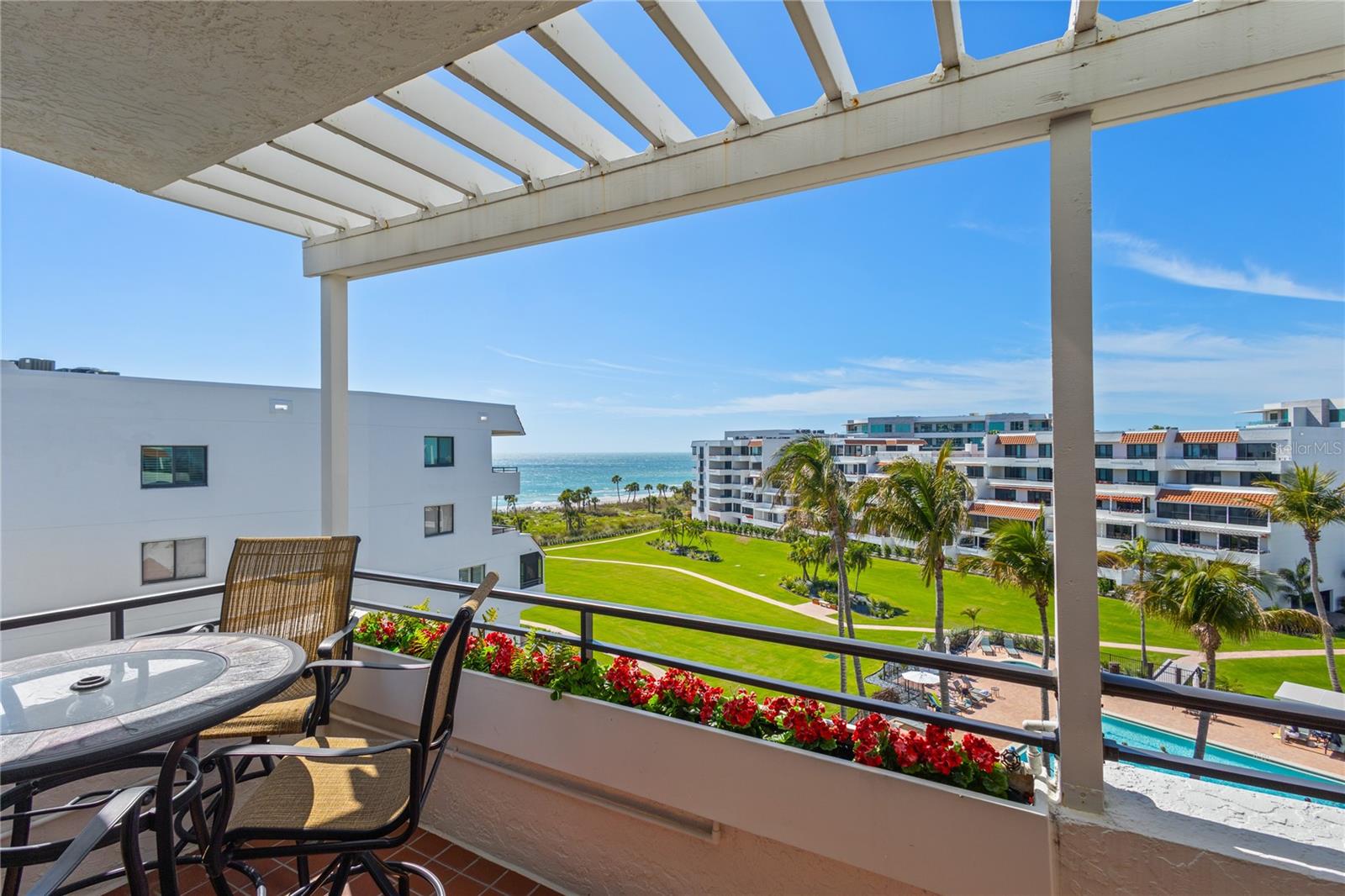 PLAYERS CLUB III - Residential