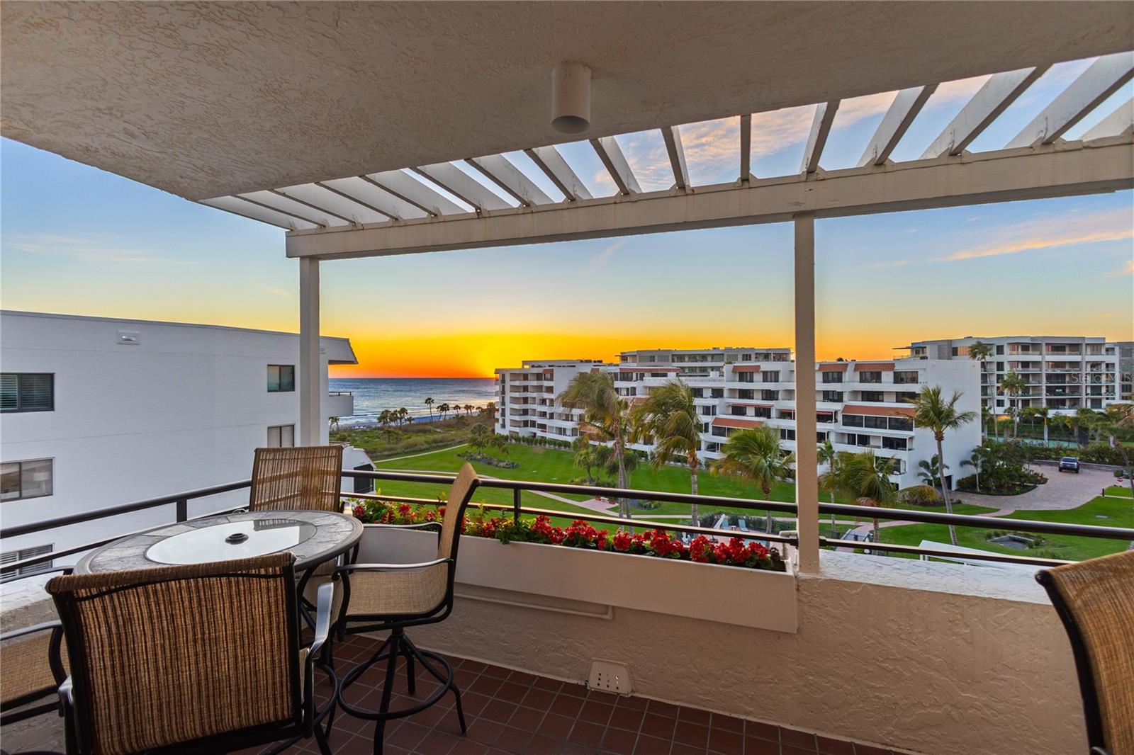 PLAYERS CLUB III - Residential