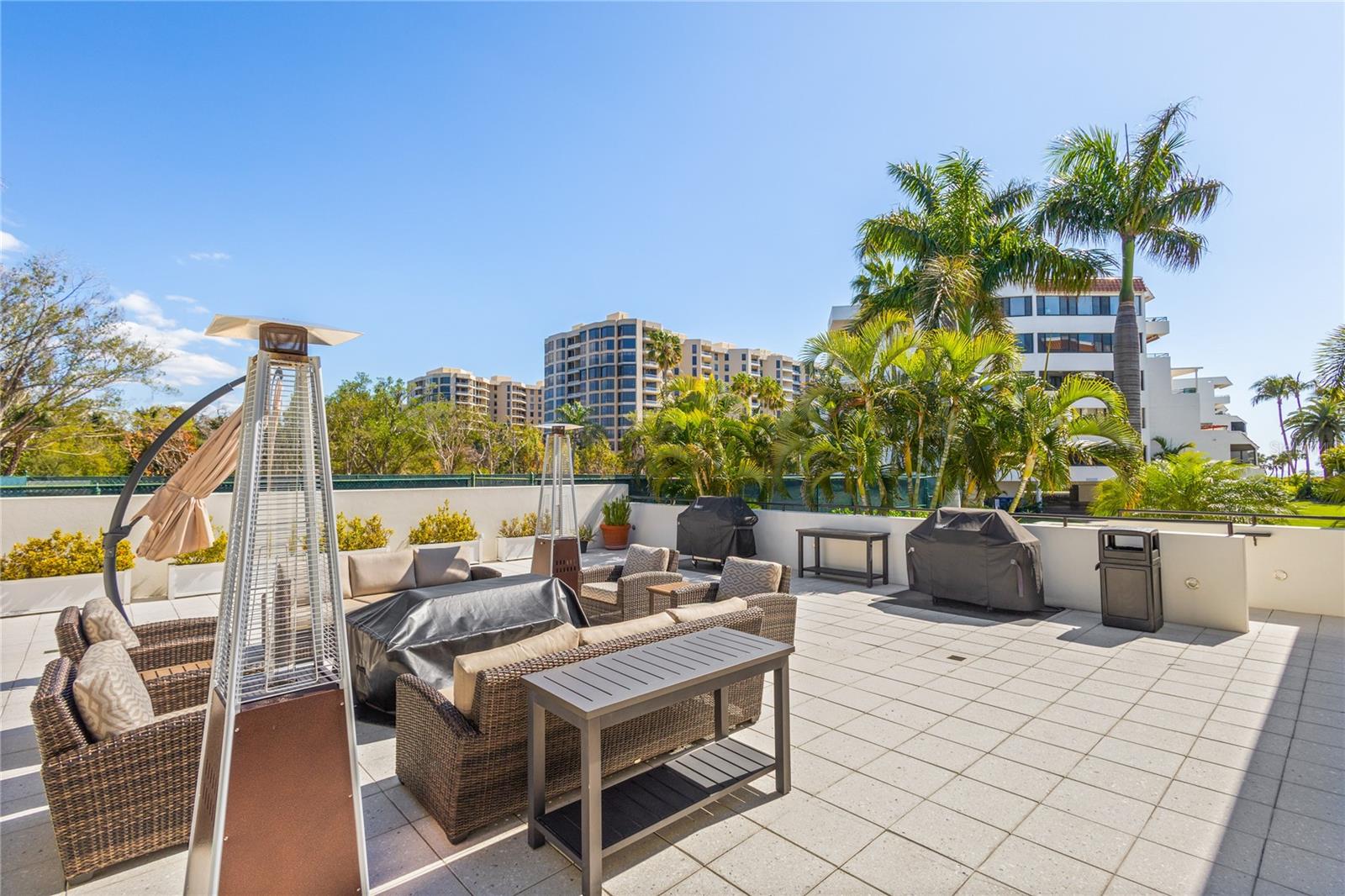 PLAYERS CLUB III - Residential