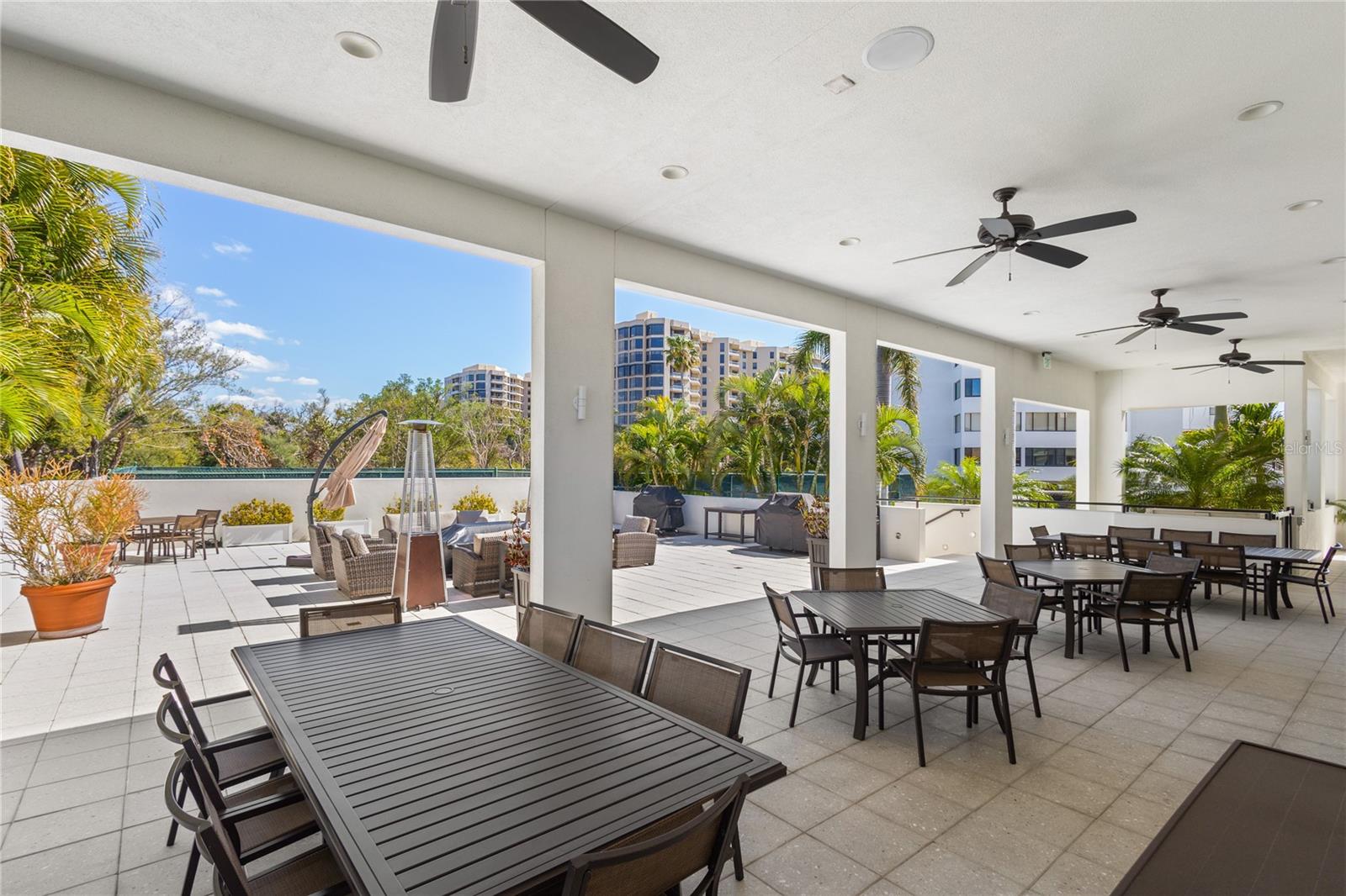 PLAYERS CLUB III - Residential