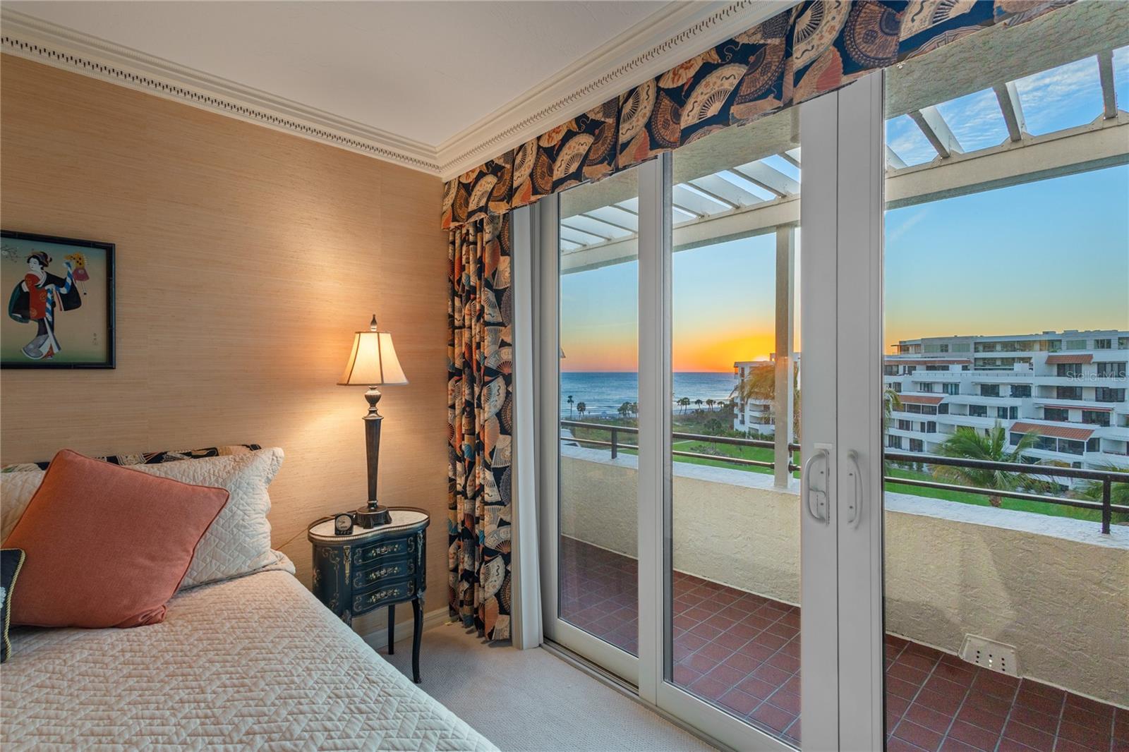 PLAYERS CLUB III - Residential