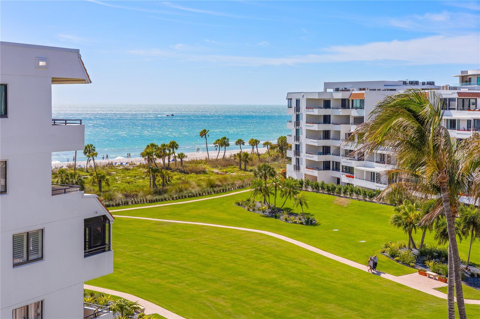 PLAYERS CLUB III - Residential