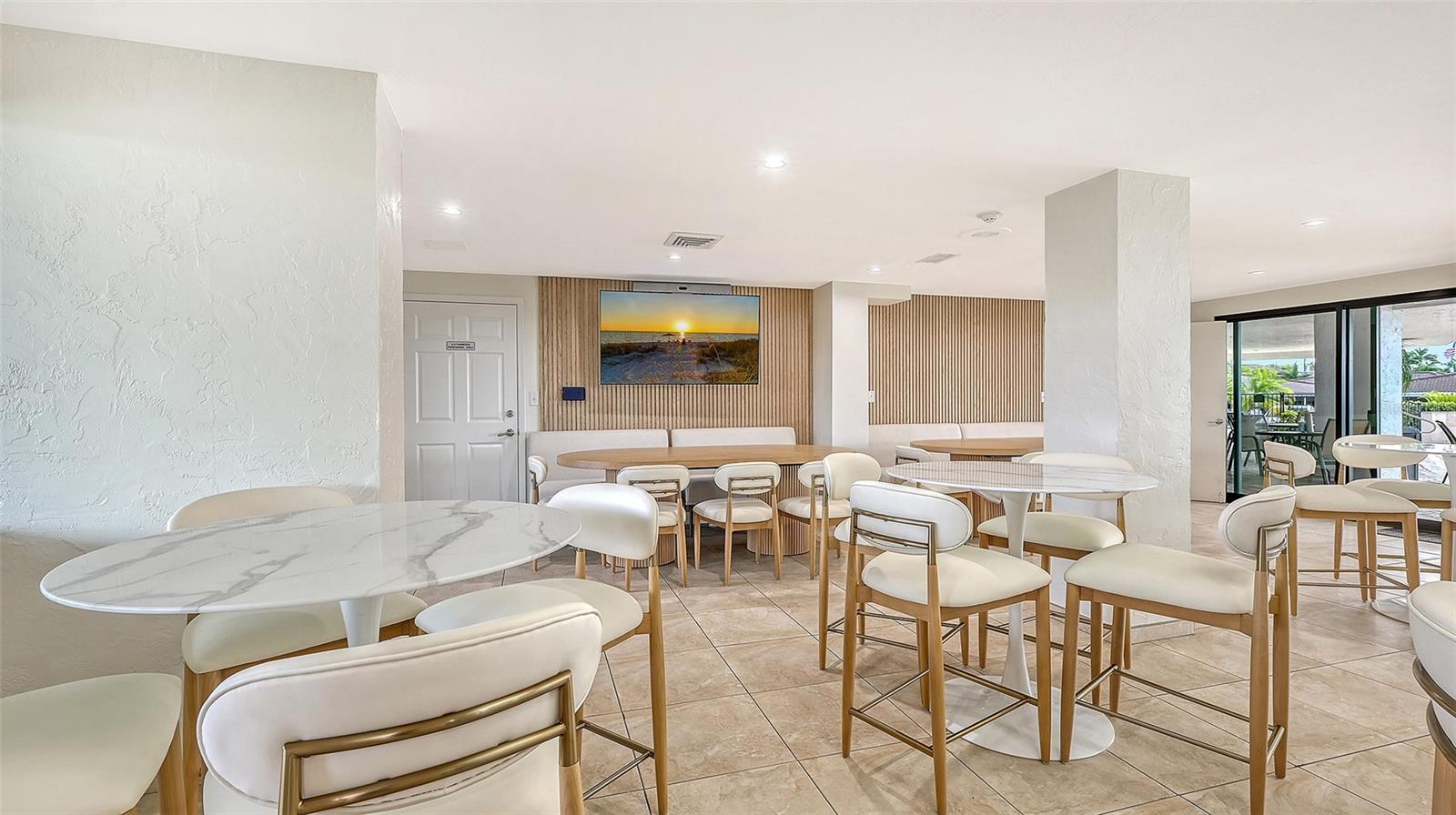 ST ARMANDS TOWERS NORTH - Residential