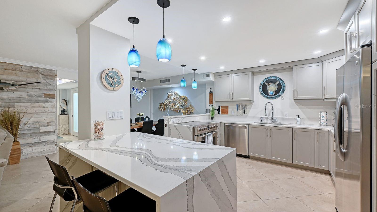 ST ARMANDS TOWERS NORTH - Residential