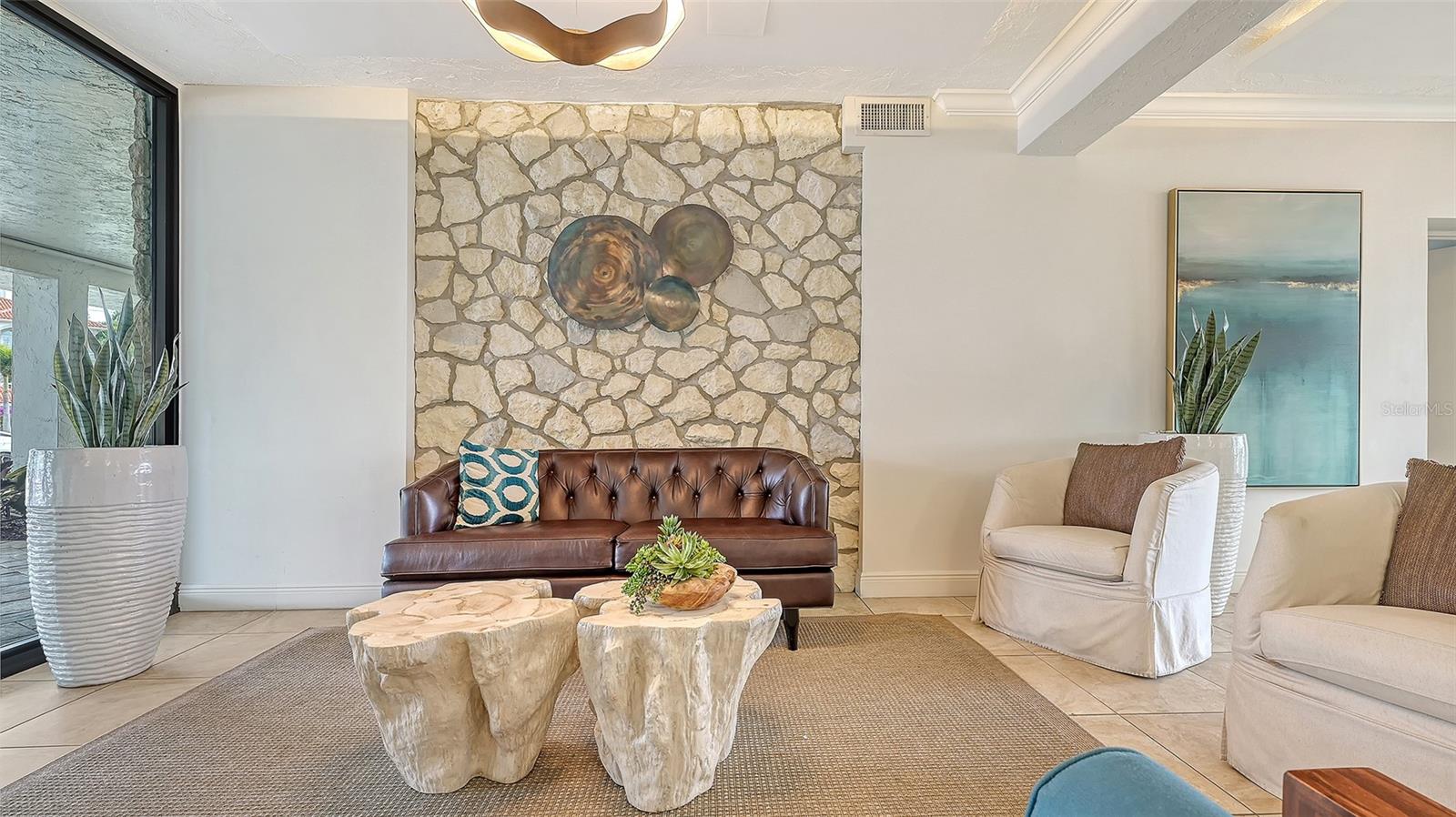 ST ARMANDS TOWERS NORTH - Residential