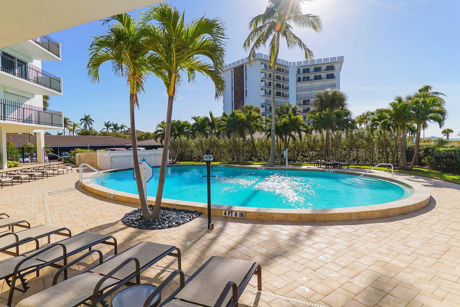 ST ARMANDS TOWERS NORTH - Residential