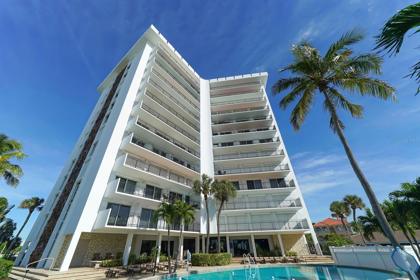 ST ARMANDS TOWERS NORTH - Residential