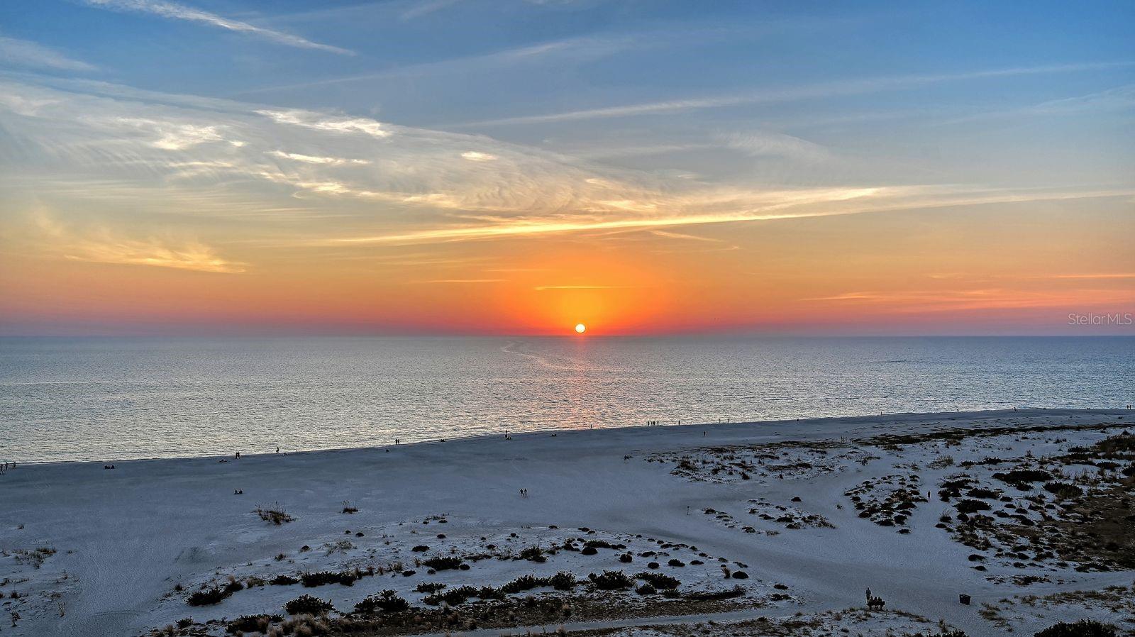 ST ARMANDS TOWERS NORTH - Residential