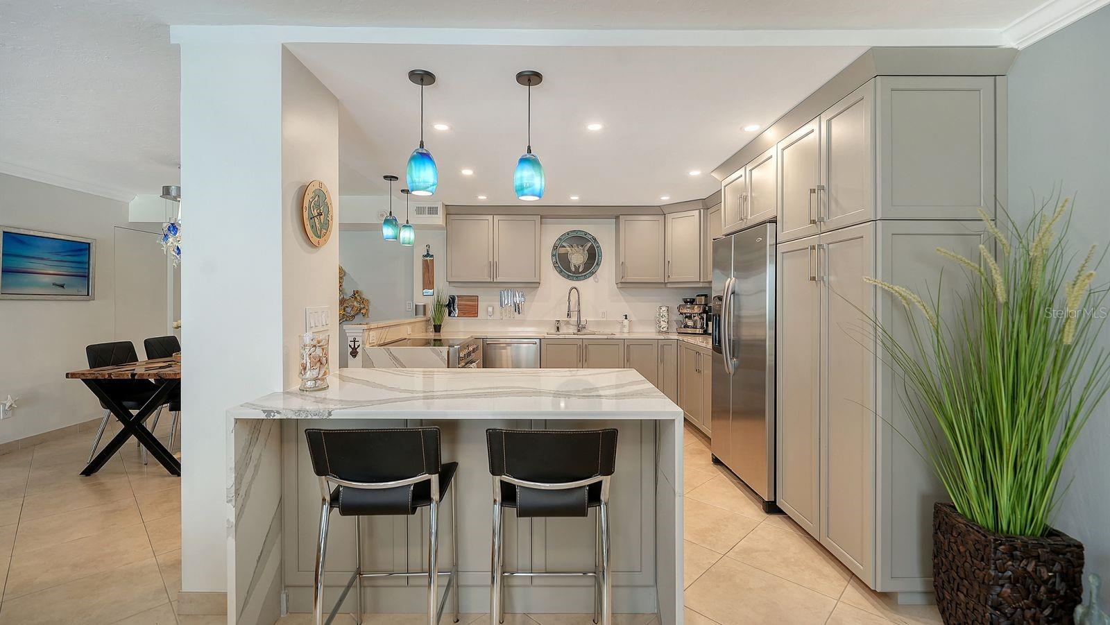 ST ARMANDS TOWERS NORTH - Residential