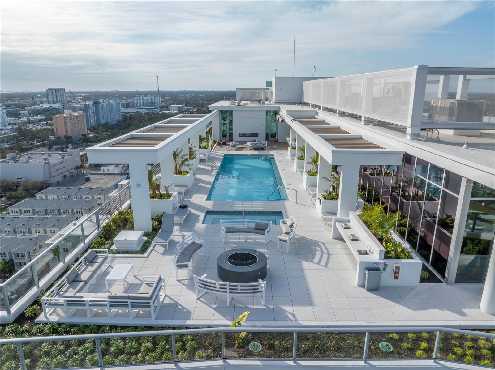 REFLECTION ST PETE - Residential Lease