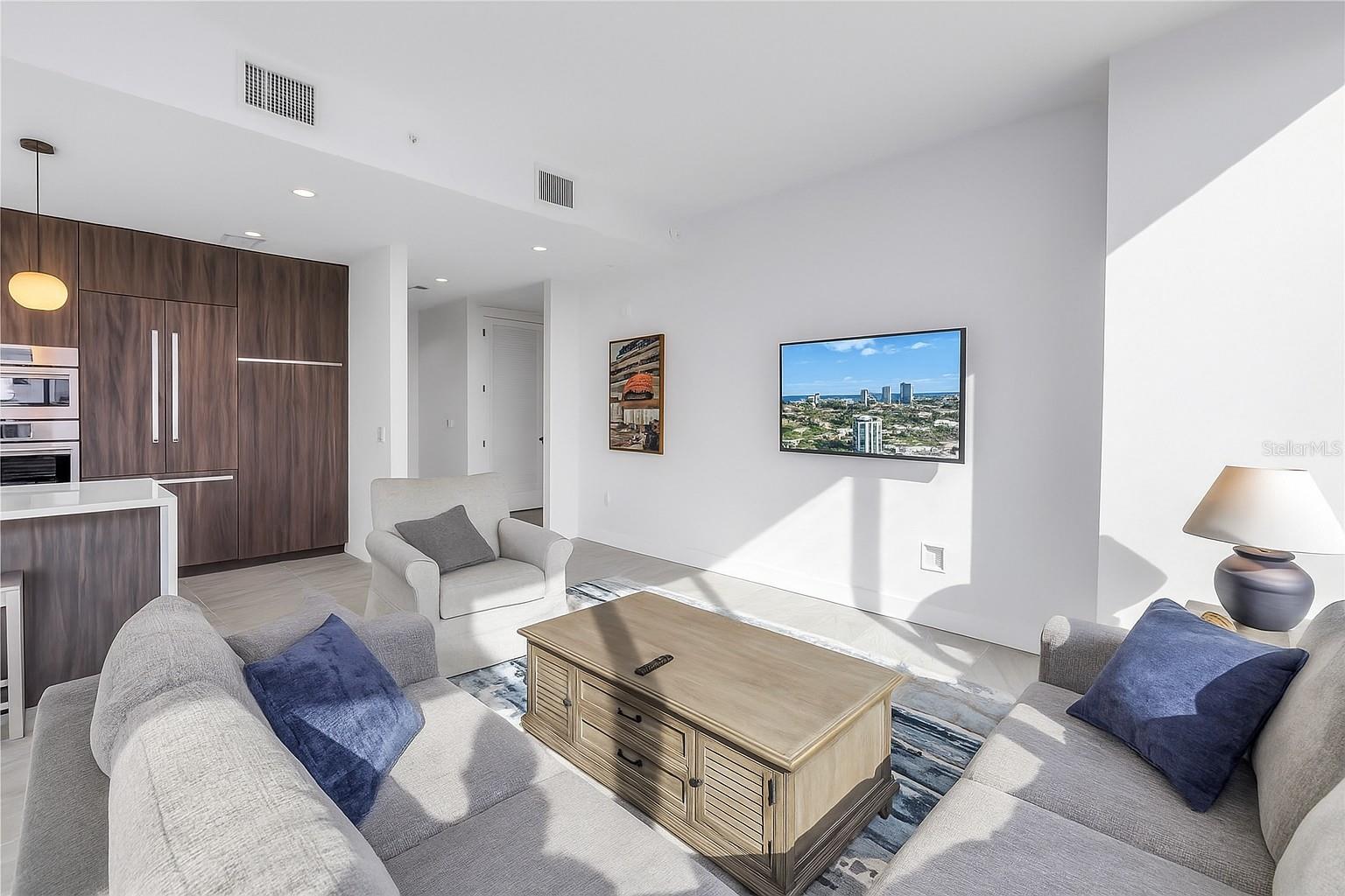 REFLECTION ST PETE - Residential Lease