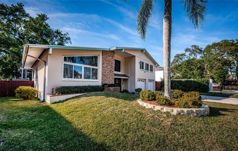 A home in SEMINOLE