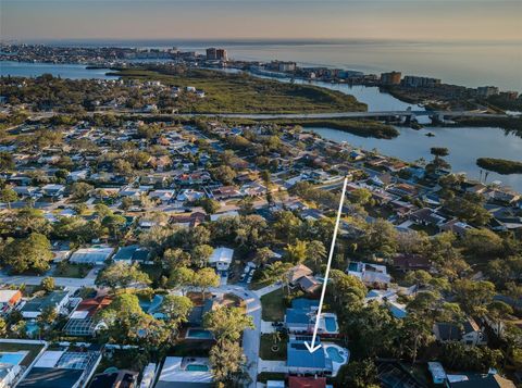 A home in SEMINOLE