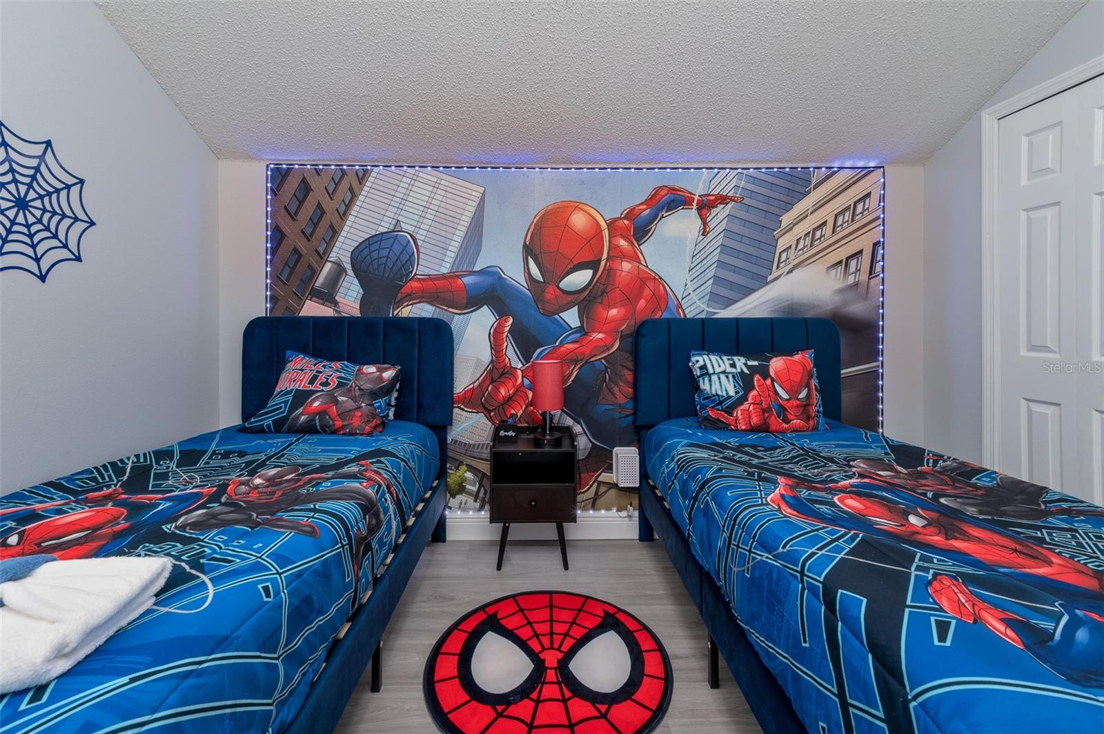 GLENBROOK PH II SUB - Residential