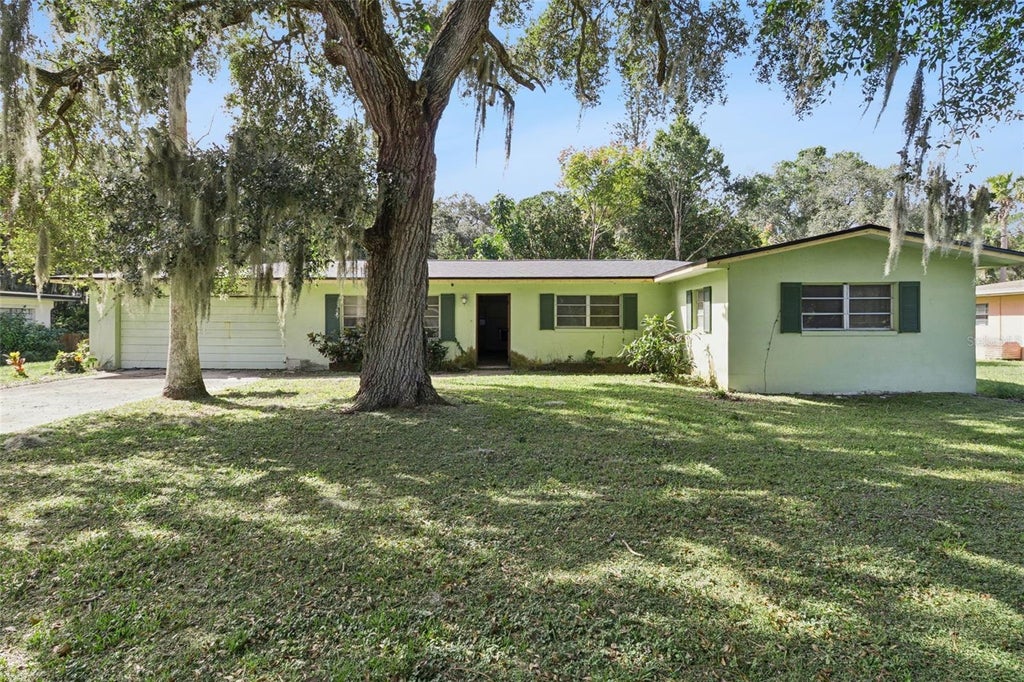Photo of 351 N Laila Drive, West Melbourne, FL 32904 (MLS # O6453361)