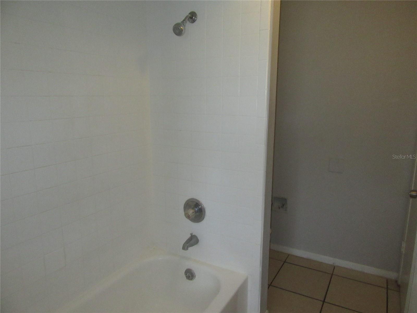 HAPSHIRE VILLAS UNREC TNHSE PLACE - Residential