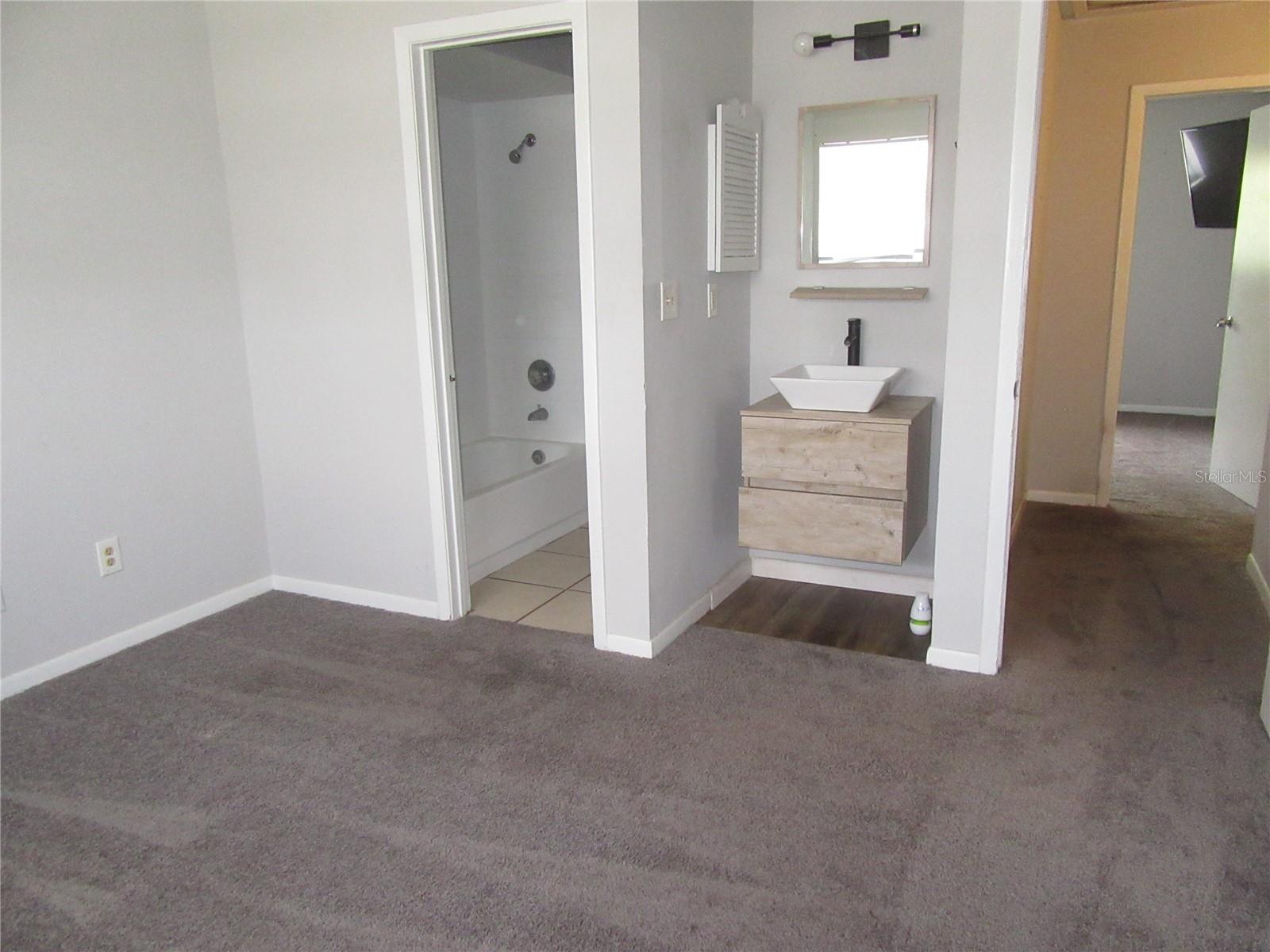 HAPSHIRE VILLAS UNREC TNHSE PLACE - Residential