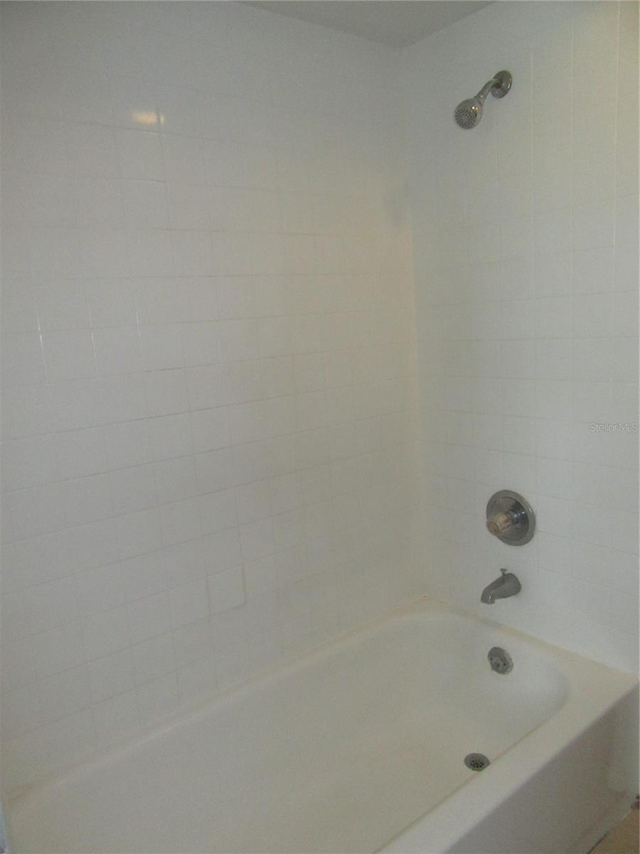 HAPSHIRE VILLAS UNREC TNHSE PLACE - Residential