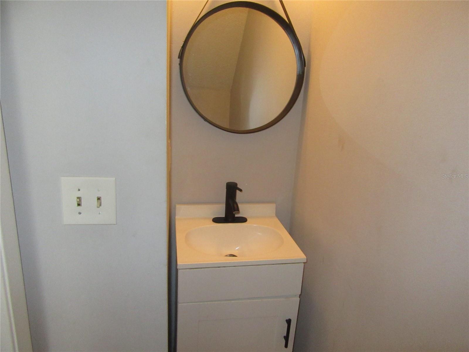 HAPSHIRE VILLAS UNREC TNHSE PLACE - Residential