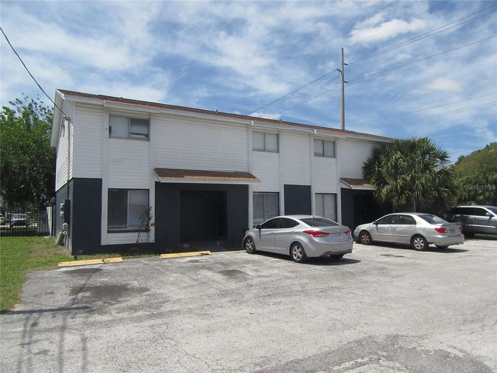 Photo of 13050 N 20th Street, Tampa, FL 33612 (MLS # TB8497735)