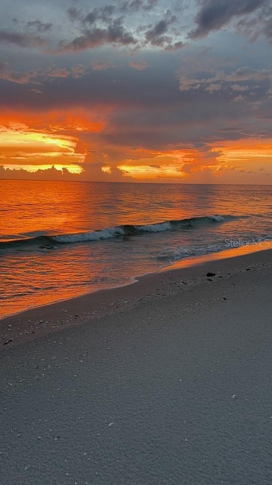 ISLAND HOUSE PH 01 BLDG 02 - Residential