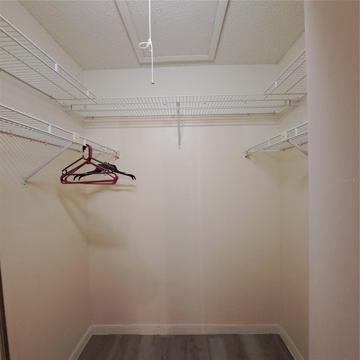 SUNNYBROOK CONDO 06 - Residential Lease