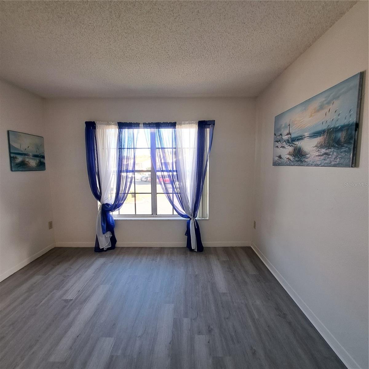 SUNNYBROOK CONDO 06 - Residential Lease