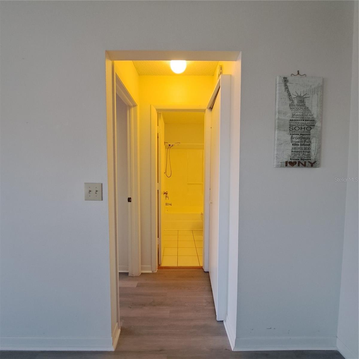 SUNNYBROOK CONDO 06 - Residential Lease