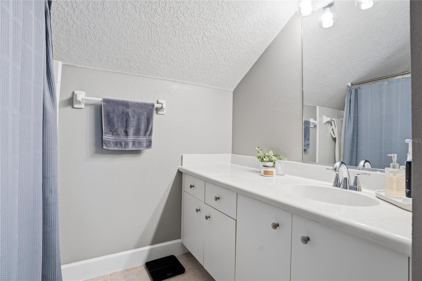 SANCTUARY ON SPRUCE CREEK 03 - Residential